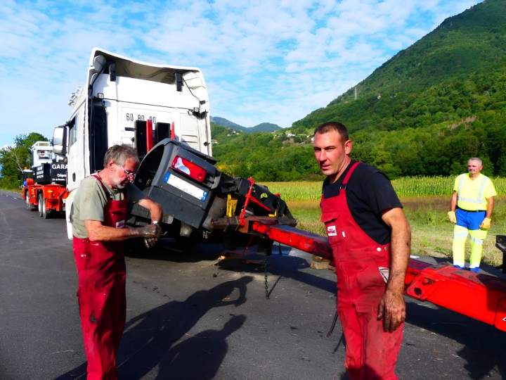 Equipe dépannage et remorquage poids lourd Le Touvet