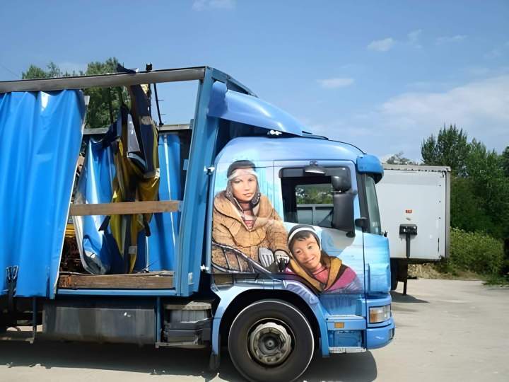 Bâche endommagée poids lourd Le Touvet