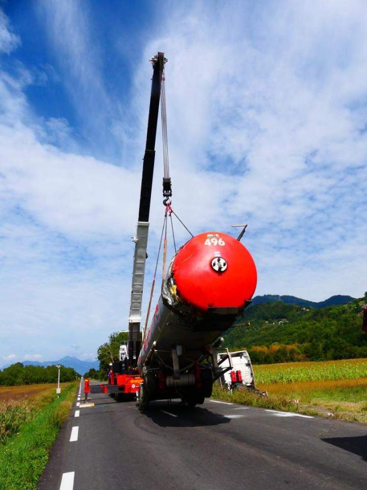 Relevage camion-citerne Le Touvet