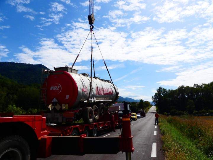 Intervention remorquage camion-citerne Le Touvet