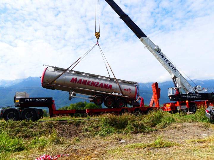 Pose citerne sur porte-engin Le Touvet