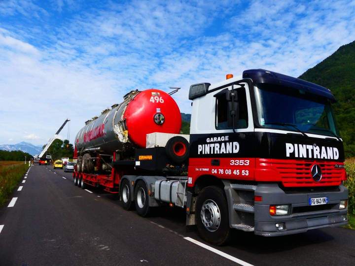 Camion de remorquage garage pintrand Le Touvet