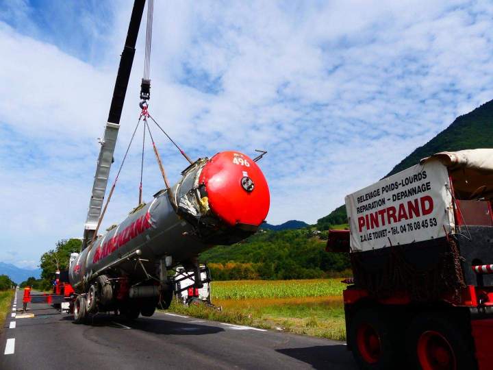 Relevage et remorquage citerne en toute sécurité Le Touvet