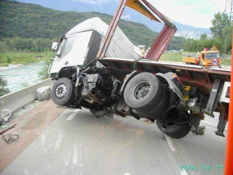 Poids lourd accidenté Le Touvet