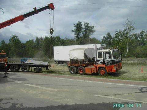 Flotte véhicules pour relevage et remorquage poids lourds accidentés Le Touvet