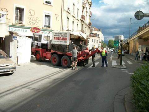 Camion et agents spécialistes dépannage poids lourds Le Touvet