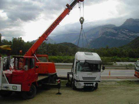 Tracteur routier à remorquer Le Touvet